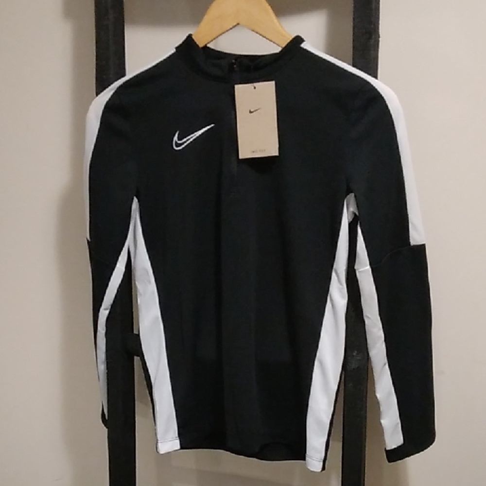 Youth Unisex Nike Soccer Pullover NWT